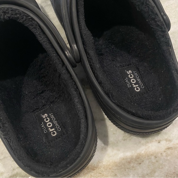 CROCS Men's 12 Baya Lined Clog Black Fleece Faux Fur EUC Dual Comfort - Picture 7 of 9